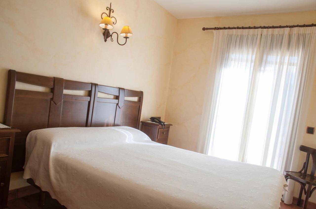 Hostal Rural Los Telares Пастрана Екстер'єр фото