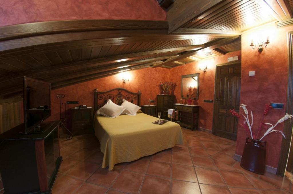 Hostal Rural Los Telares Пастрана Екстер'єр фото